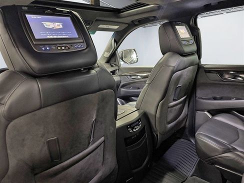 Used 2019 Cadillac Escalade Platinum image 24