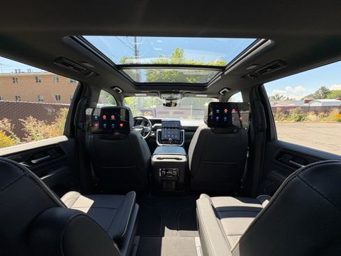 Used 2026 GMC Yukon Elevation w/ Elevation Premium Package AWD/4WD image 38
