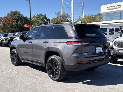 New 2025 Jeep Grand Cherokee Laredo image 7