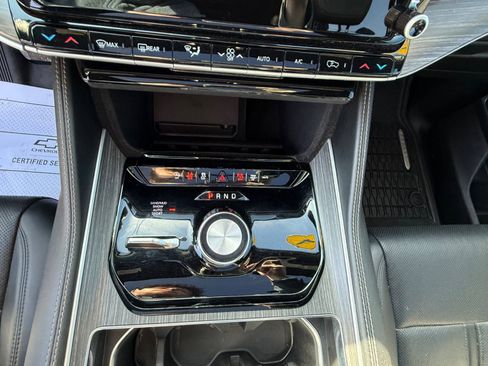 Used 2024 Jeep Wagoneer Series II w/ Premium Group I image 24