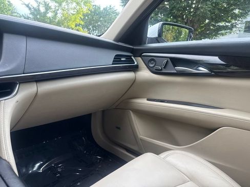 Used 2018 Cadillac CT6 2.0T RWD image 25