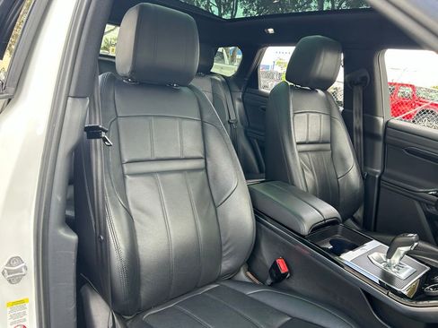 Used 2020 Land Rover Range Rover Evoque SE image 38