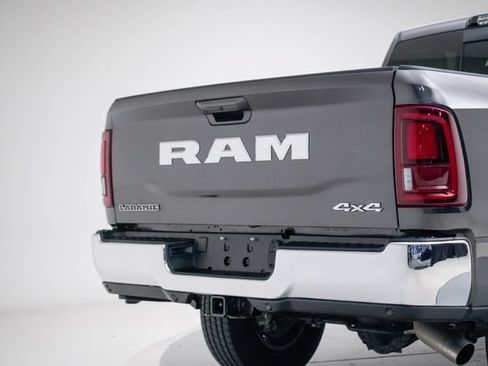 Used 2025 RAM 2500 Laramie AWD/4WD image 8