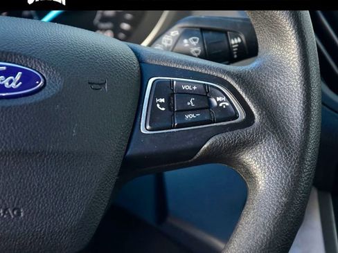 Used 2019 Ford Escape SE image 16