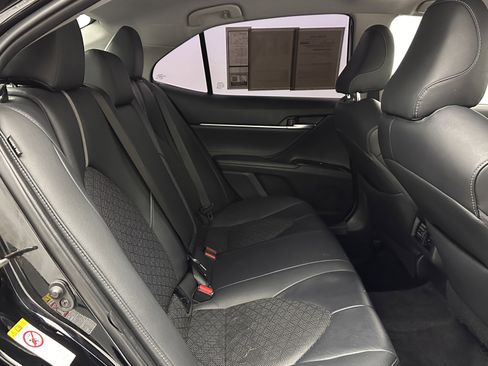 Used 2018 Toyota Camry XSE image 31