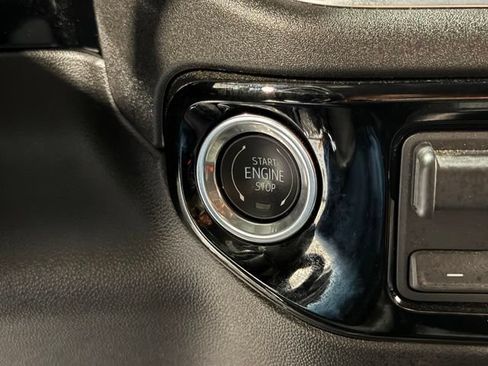 Used 2025 Chevrolet Silverado 2500 LT w/ Convenience Package AWD/4WD image 18
