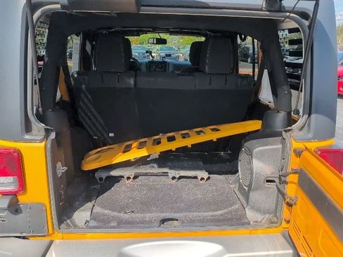 Used 2013 Jeep Wrangler Unlimited Sahara w/ Dual Top Group AWD/4WD image 9