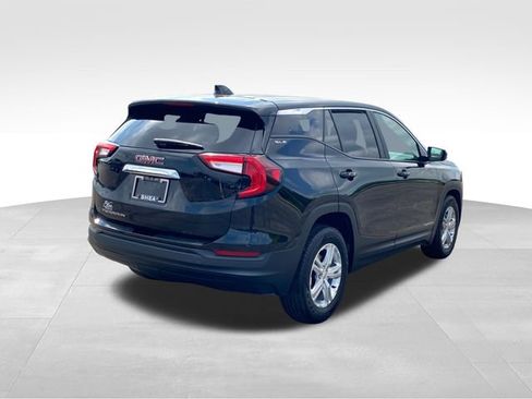 Certified 2024 GMC Terrain SLE FWD image 3