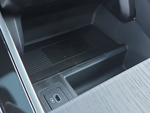 New 2026 Land Rover Range Rover Velar Dynamic SE image 26