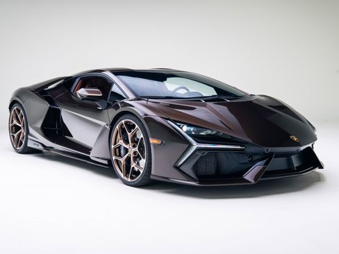Used 2025 Lamborghini Revuelto image 35