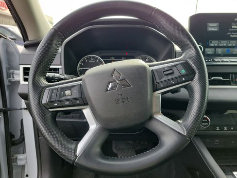 Used 2024 Mitsubishi Outlander SE image 23