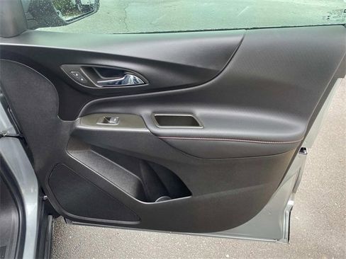 Used 2023 Chevrolet Equinox RS image 33