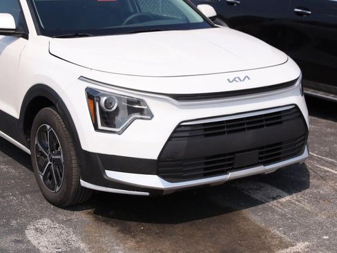 Used 2026 Kia Niro LX FWD image 2