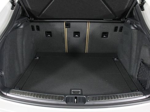 New 2026 Porsche Macan image 19