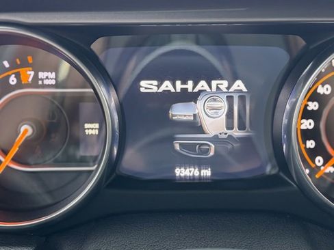 Used 2018 Jeep Wrangler Unlimited Sahara image 6