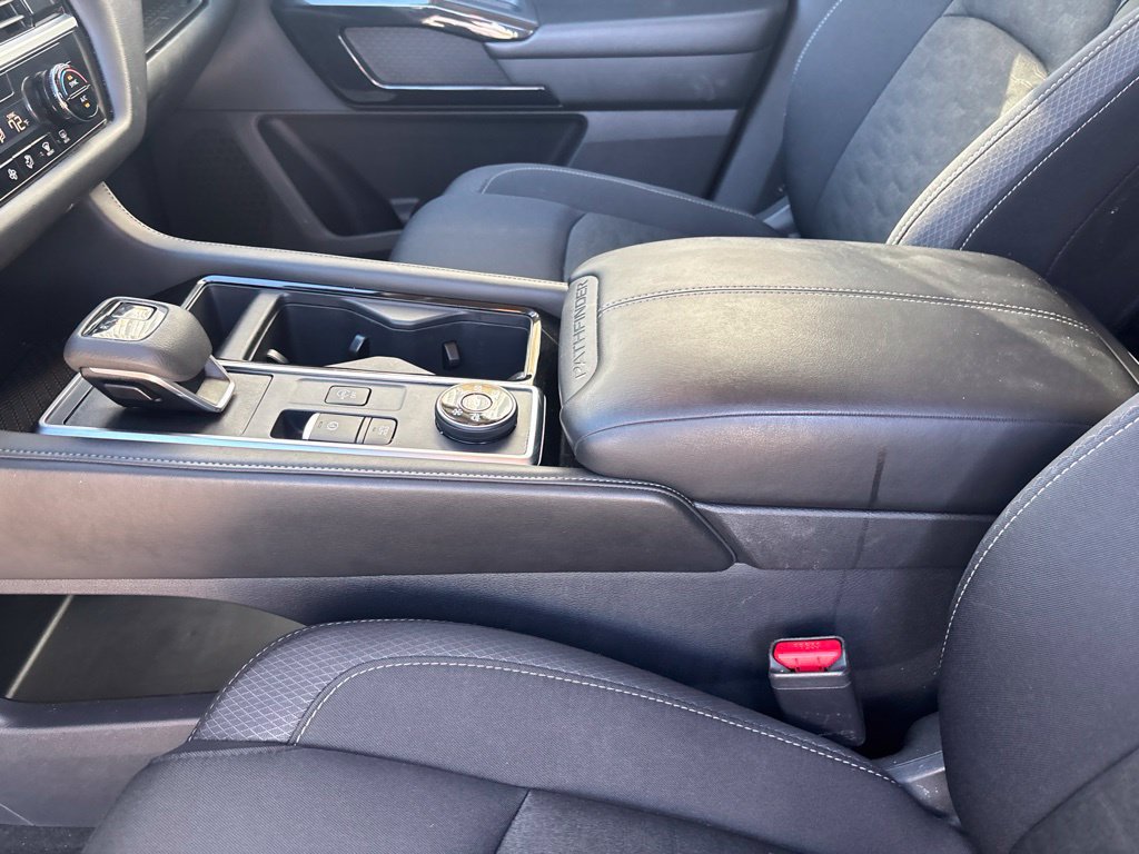 Used 2025 Nissan Pathfinder SV AWD/4WD image 20