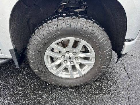 Used 2021 Chevrolet Silverado 1500 RST image 13