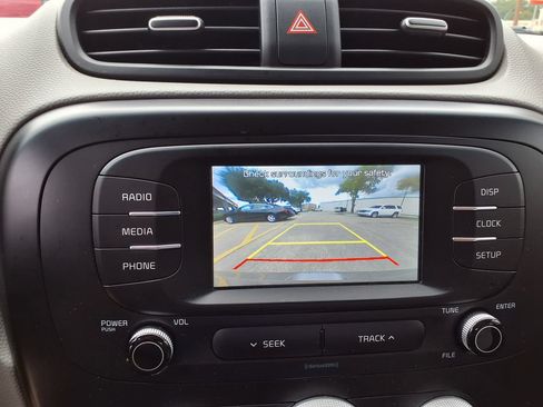 Used 2019 Kia Soul FWD image 26