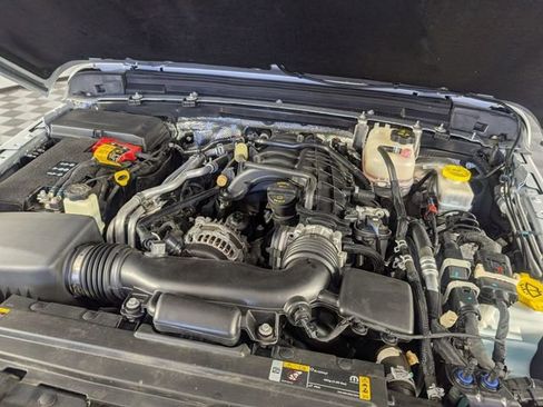 Used 2024 Jeep Wrangler Unlimited Rubicon w/ Technology Group AWD/4WD image 33
