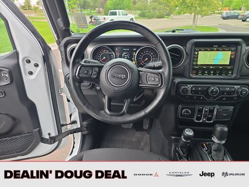Used 2022 Jeep Gladiator Sport AWD/4WD image 14