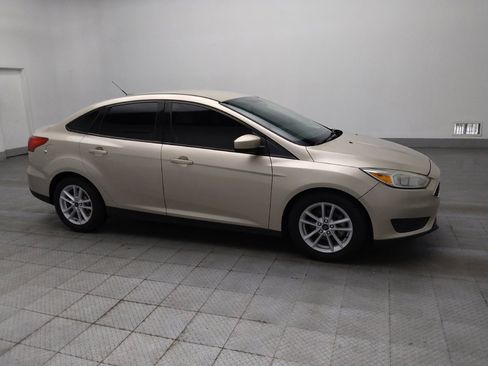 Used 2018 Ford Focus SE FWD image 11