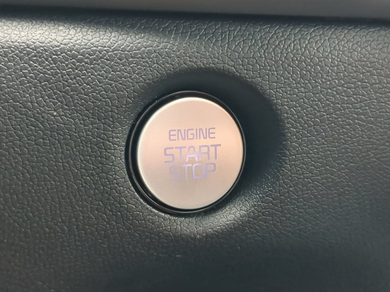 Used 2025 Kia Sorento S w/ Panoramic Sunroof Package FWD image 29
