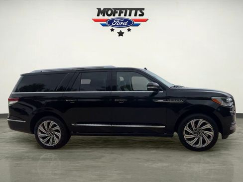Used 2022 Lincoln Navigator L Reserve AWD/4WD image 6