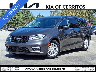Used 2023 Chrysler Pacifica Touring-L