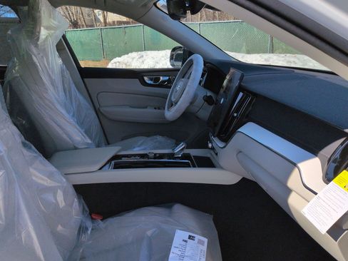 New 2026 Volvo XC60 T8 Ultra w/ Protection Package Premier image 26