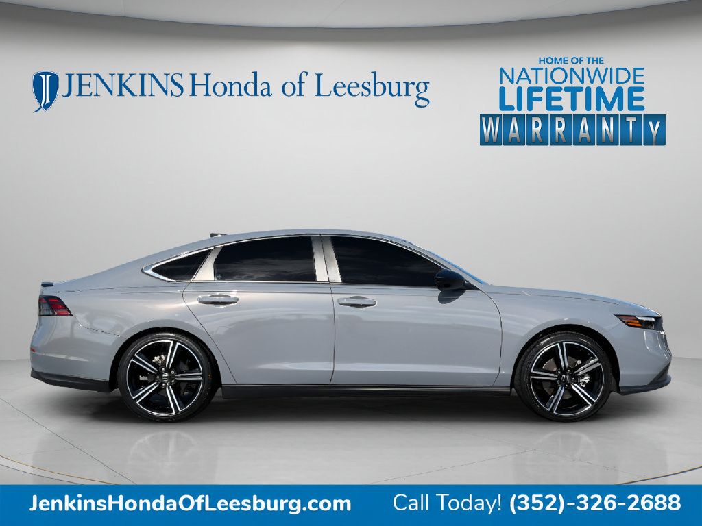 Used 2024 Honda Accord Sport image 2