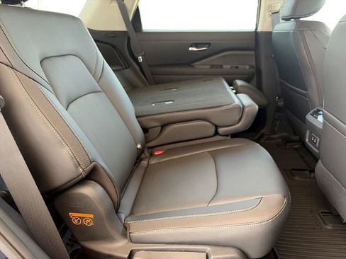 Used 2026 Nissan Pathfinder SL w/ Cargo Package FWD image 28