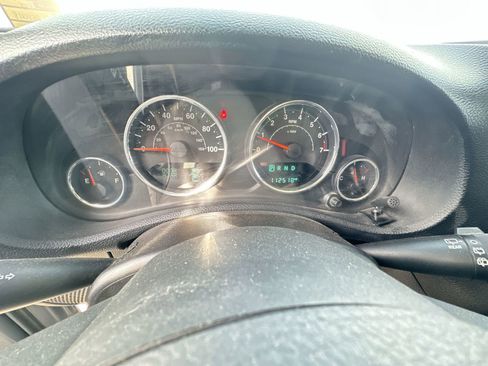 Used 2016 Jeep Wrangler Unlimited Sahara w/ Connectivity Group image 12