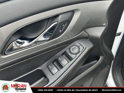 Used 2021 Chevrolet Traverse LT FWD image 18