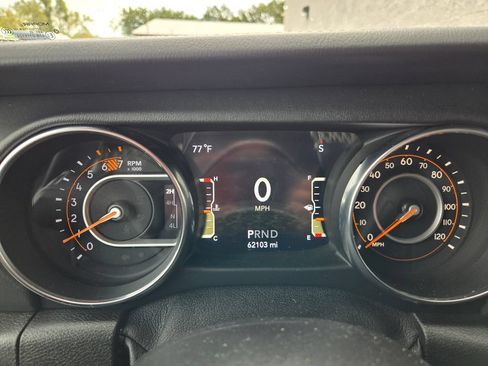 Used 2020 Jeep Wrangler Unlimited Sahara AWD/4WD image 19