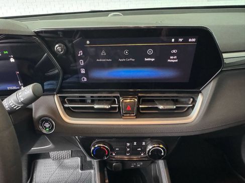 Used 2024 Chevrolet TrailBlazer LT w/ LT Cold Weather Package FWD image 29