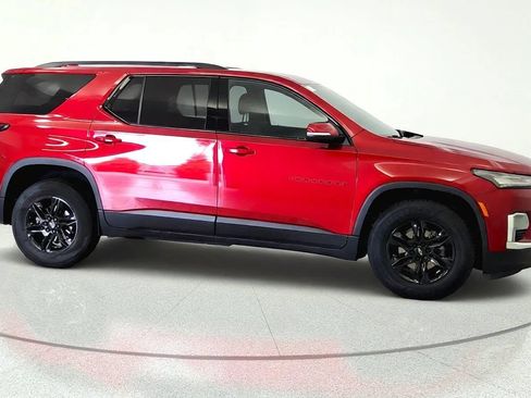Used 2023 Chevrolet Traverse LT FWD image 10