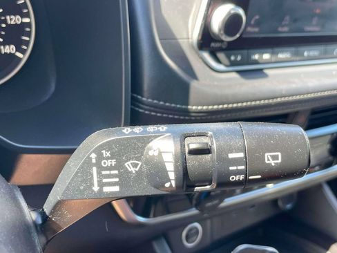 Used 2021 Nissan Rogue SV AWD/4WD image 25