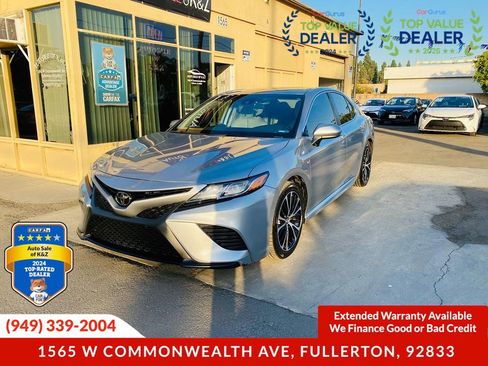 Used 2018 Toyota Camry SE FWD image 5