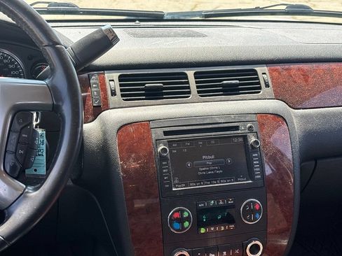 Used 2011 Chevrolet Tahoe LTZ AWD/4WD image 8