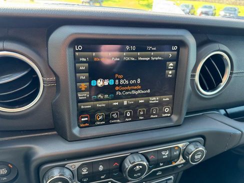Used 2023 Jeep Wrangler Unlimited Sahara w/ Cold Weather Group AWD/4WD image 19