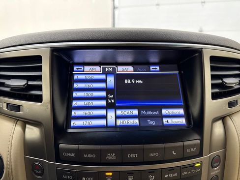 Used 2013 Lexus LX 570 4WD image 24