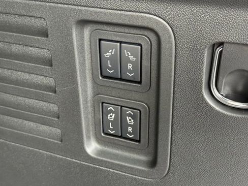 New 2025 Buick Enclave Sport Touring w/ Super Cruise Package image 38