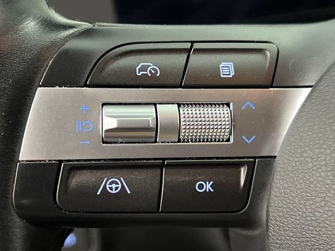 Used 2024 Hyundai Kona SEL FWD image 46