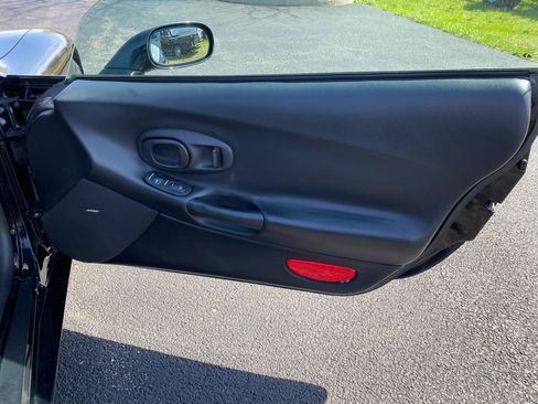 Used 1999 Chevrolet Corvette Convertible w/ Memory Pkg image 27