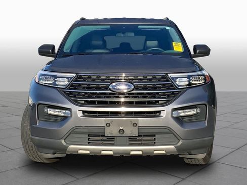 Used 2021 Ford Explorer XLT w/ Equipment Group 202A RWD image 4