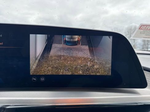 Used 2024 Cadillac Lyriq Sport image 32