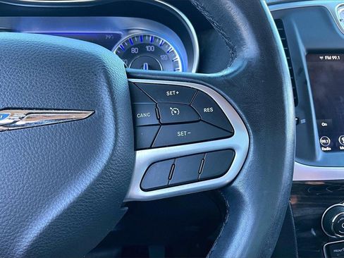 Used 2019 Chrysler 300 Touring w/ Sport Appearance Package image 21