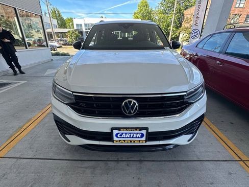 Used 2022 Volkswagen Tiguan SE R-Line AWD/4WD image 2