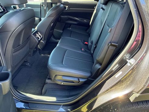 Certified 2025 Kia Sorento S w/ Panoramic Sunroof Package FWD image 20