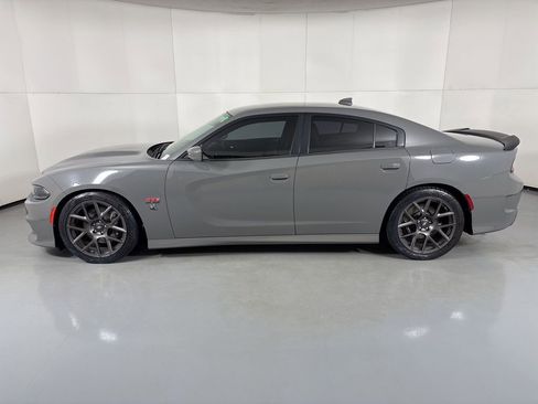 Used 2019 Dodge Charger Scat Pack w/ Plus Group image 5